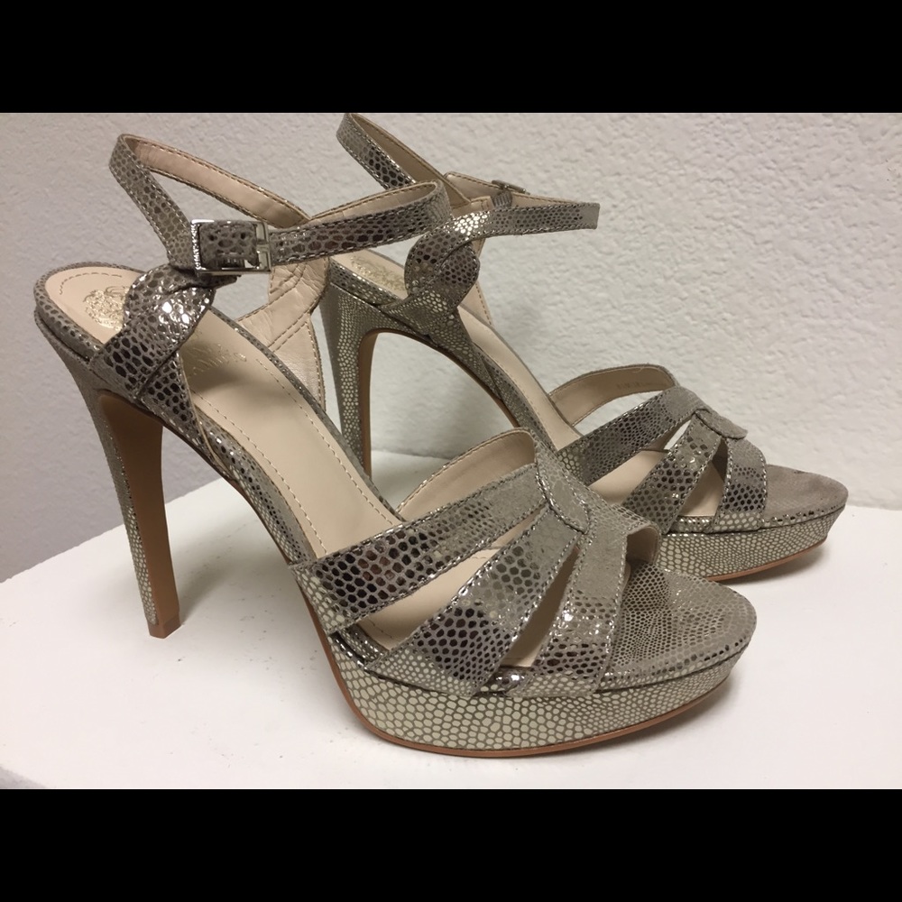 For the DIVA in you. Gold lady boss shoes